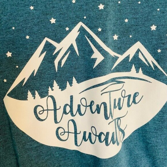 Adventure Awaits Graphic V-Neck T-Shirt By George XS/XCH (30-32) - Picture 4 of 7
